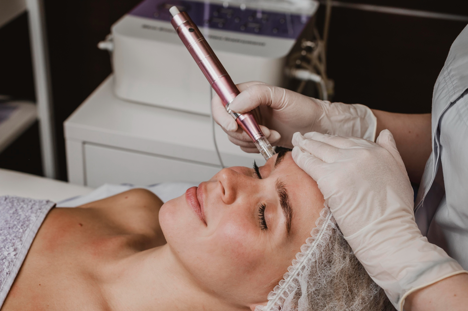 Beneficios de los Tratamientos Faciales Profesionales: Más Allá de la Belleza