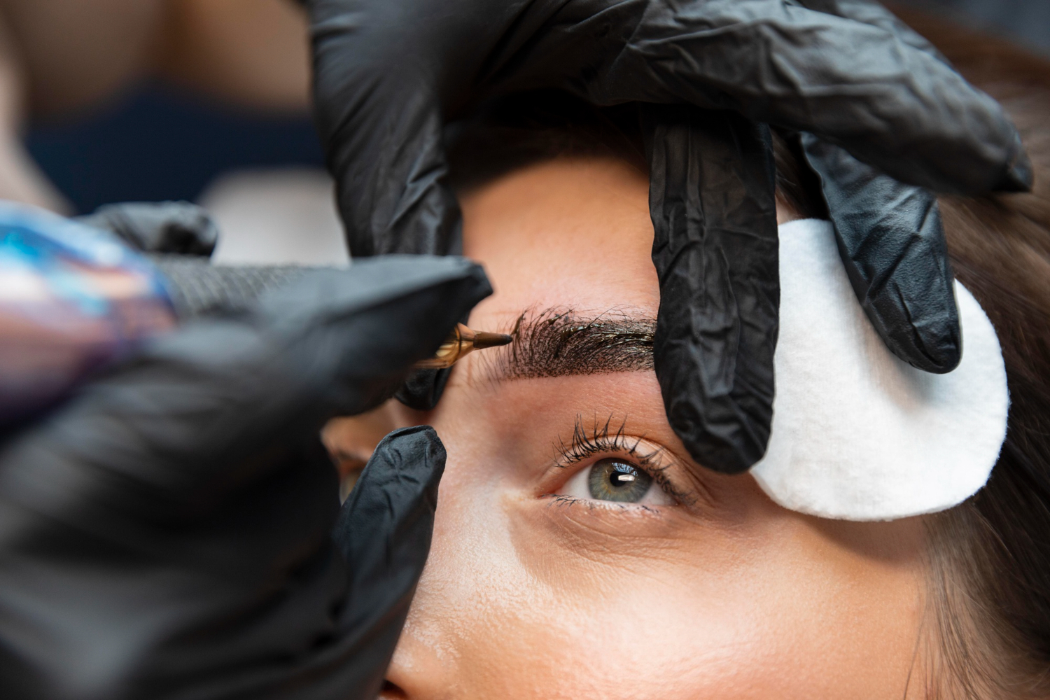 ¿Por qué formarte en micropigmentación y empezar en un negocio que está en auge?